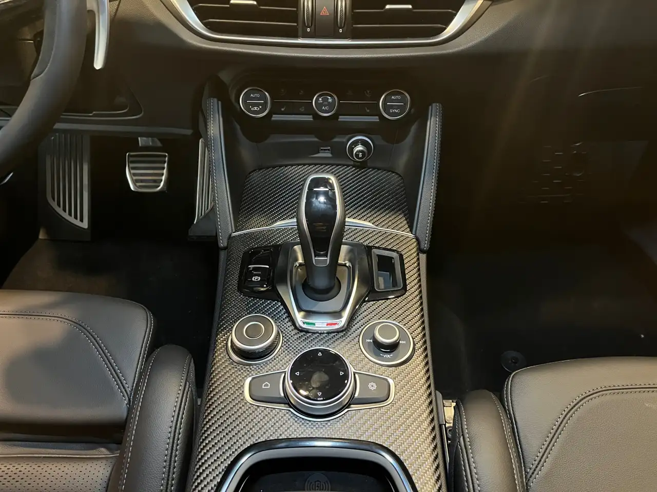 Alfa Romeo Stelvio 2026 — фото 13
