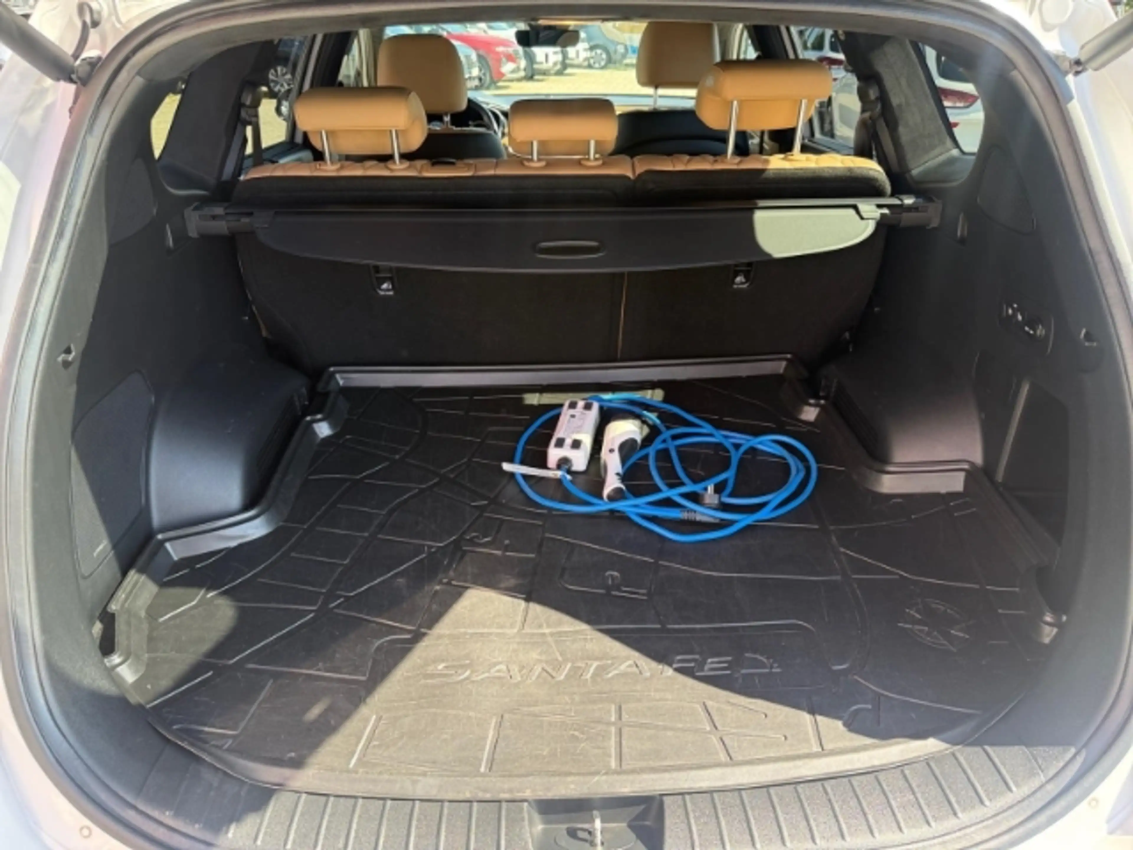 Hyundai SANTA FE 1.6 Signature PHEV +LEDER+KLIMA+NAVI+PDC+UVM — photo 12