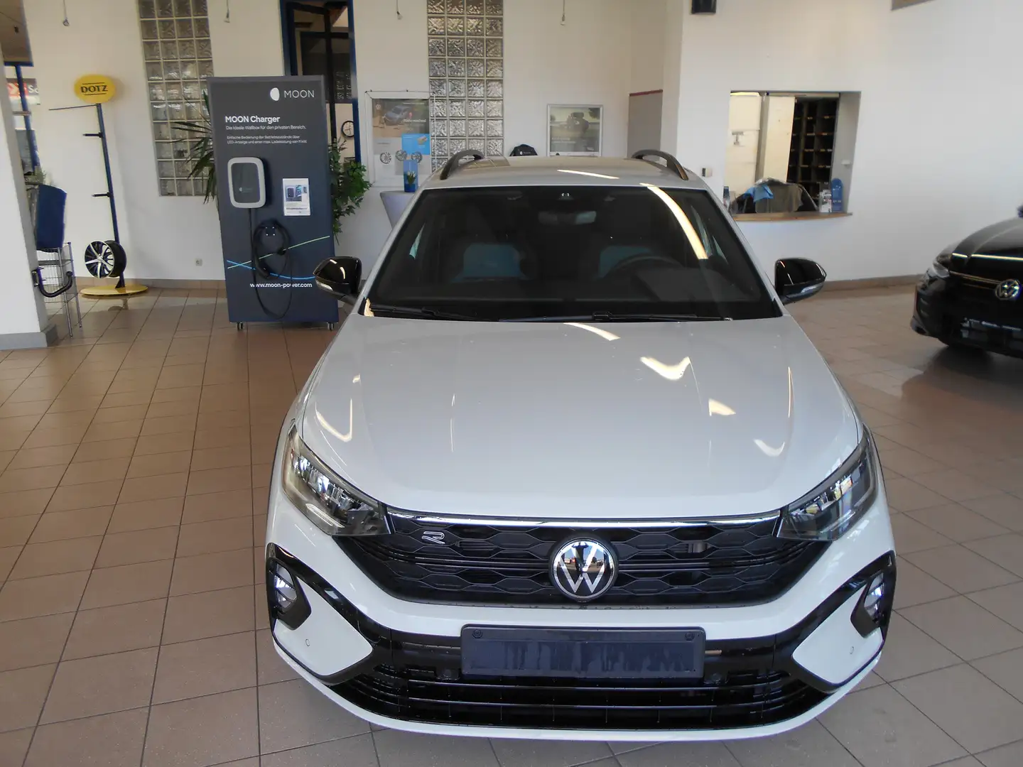 Volkswagen Taigo R-Line Grau - 2