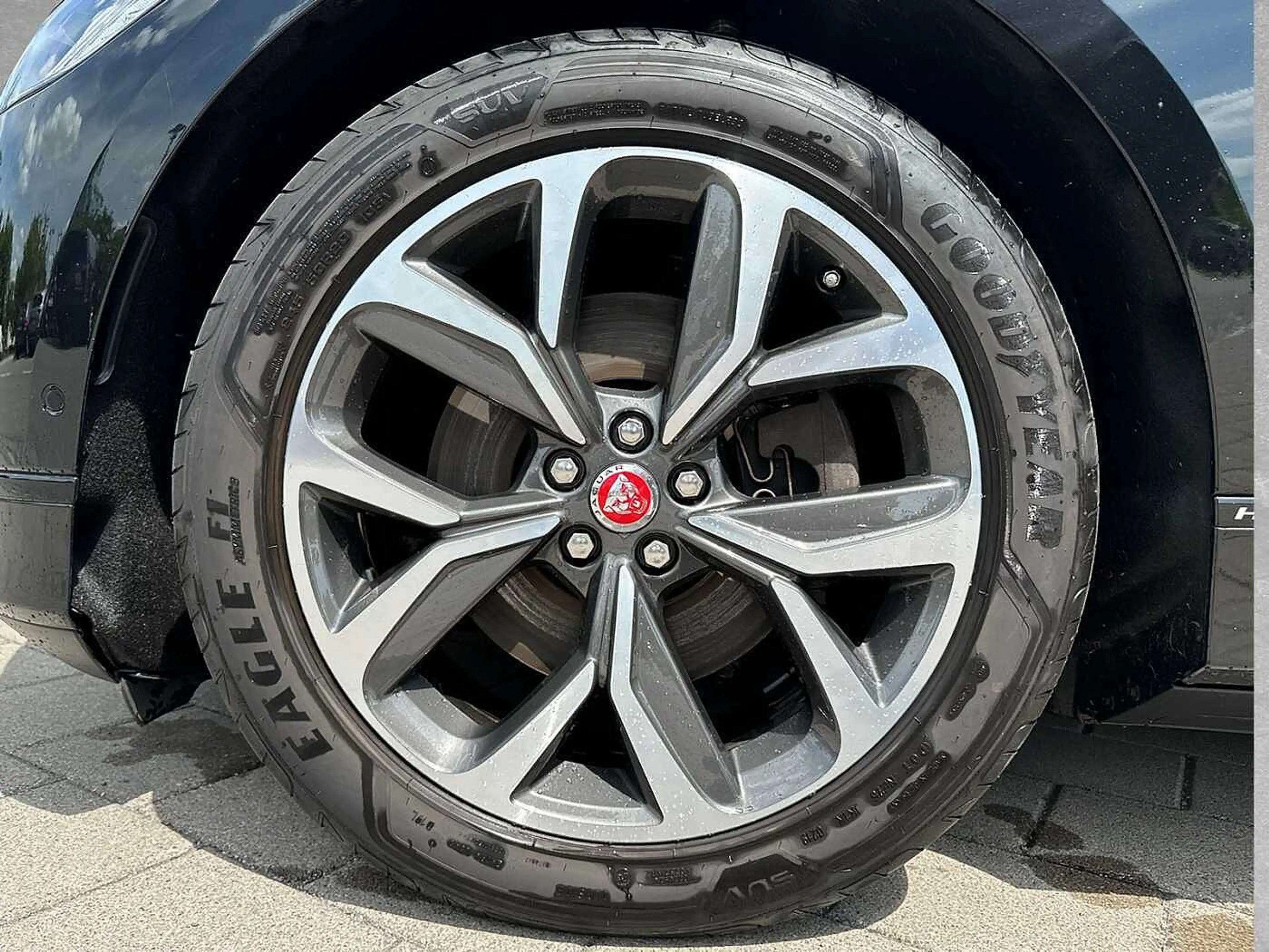 Jaguar I-Pace EV400 AWD HSE — photo 9