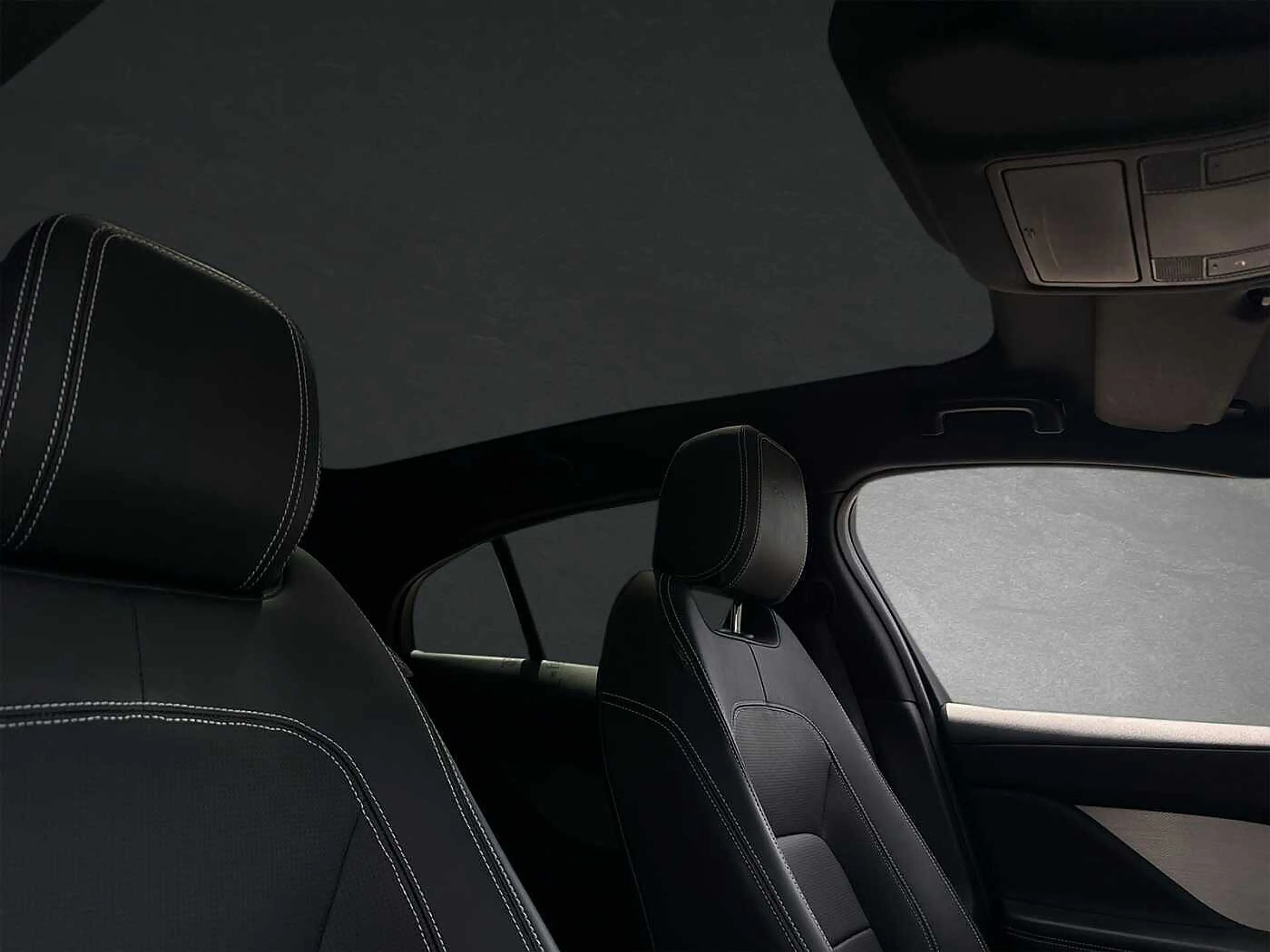 Jaguar I-Pace EV400 AWD HSE — photo 10