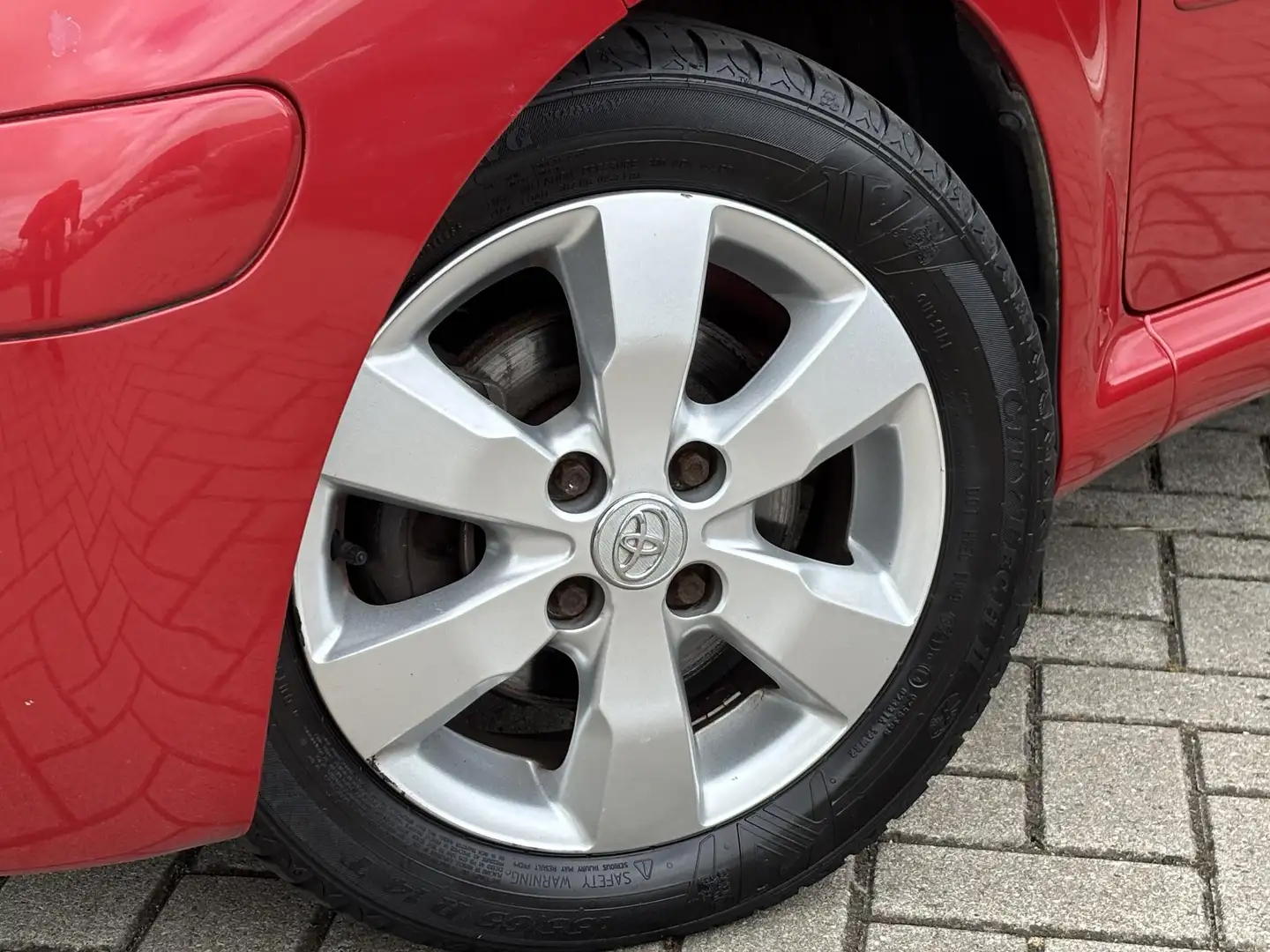 Toyota Aygo 1.0-12V Aspiration Red | Airco | Lichtmetalen velg Rouge - 2