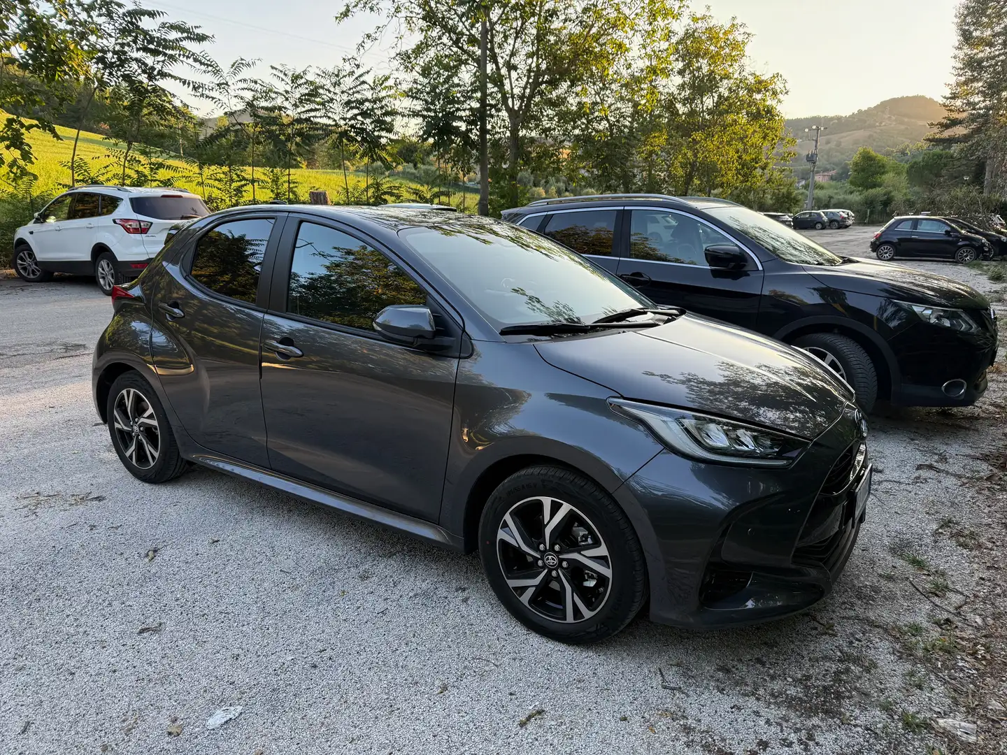 Toyota Yaris IV 2020 1.5h Trend Grigio - 1