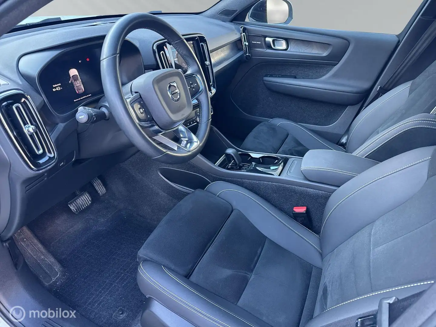 Volvo C40 Recharge Twin Ultimate 78 kWh, H/K, pano, 360 Weiß - 2