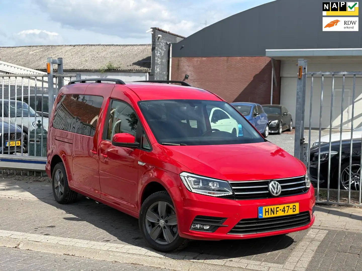 Volkswagen Caddy Maxi 1.4 TSI Highline | Rolstoelauto | Rolstoelver Rood - 1