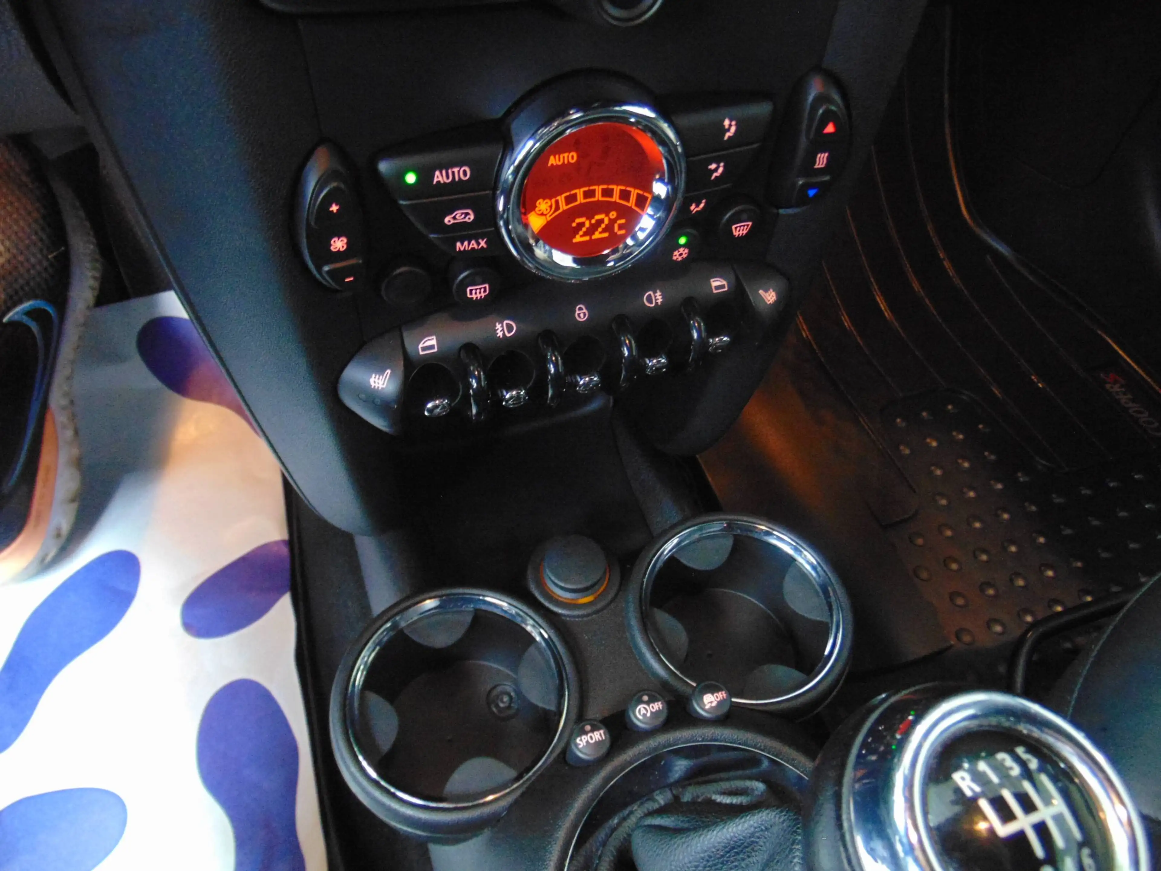 MINI Cooper Coupe 1.6 Cooper! mit Top-Ausstattung! TÜV neu! — photo 15
