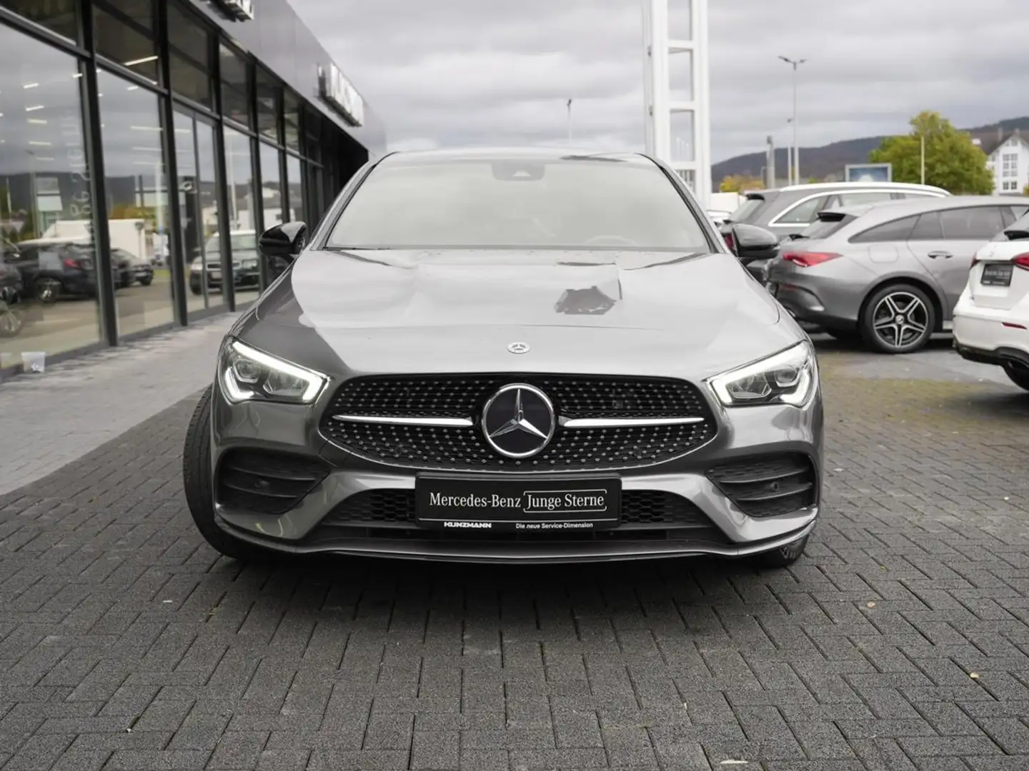 Mercedes-Benz CLA 250 e SB AMG Night MBUX Navi+ Parktronic SHZ Gris - 2