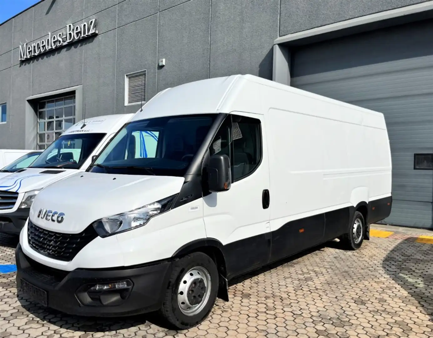 Iveco Daily 35S16 passo lungo bijela - 1