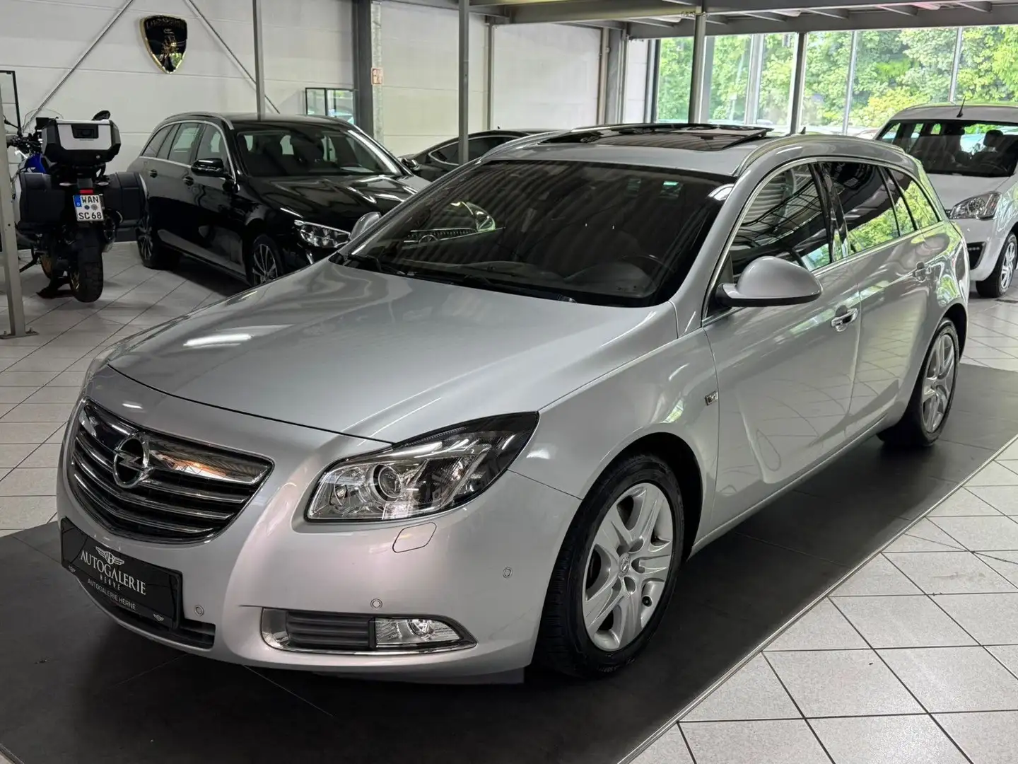 Opel Insignia A Innovation*PANO*NAV*XENON*T-LEDER*AHK Silber - 1