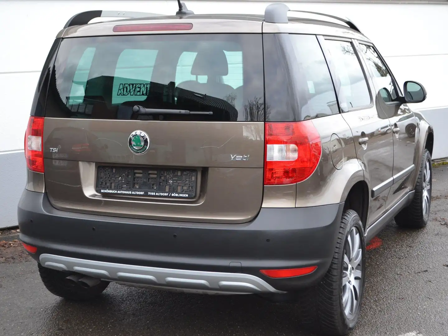 Skoda Yeti Yeti 1.4 TSI DSG Adventure*NAVI*XENON*28TKM* Braun - 2
