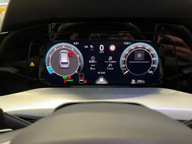 Volkswagen Golf view 12