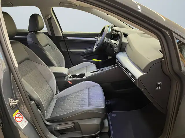 Volkswagen Golf view 10