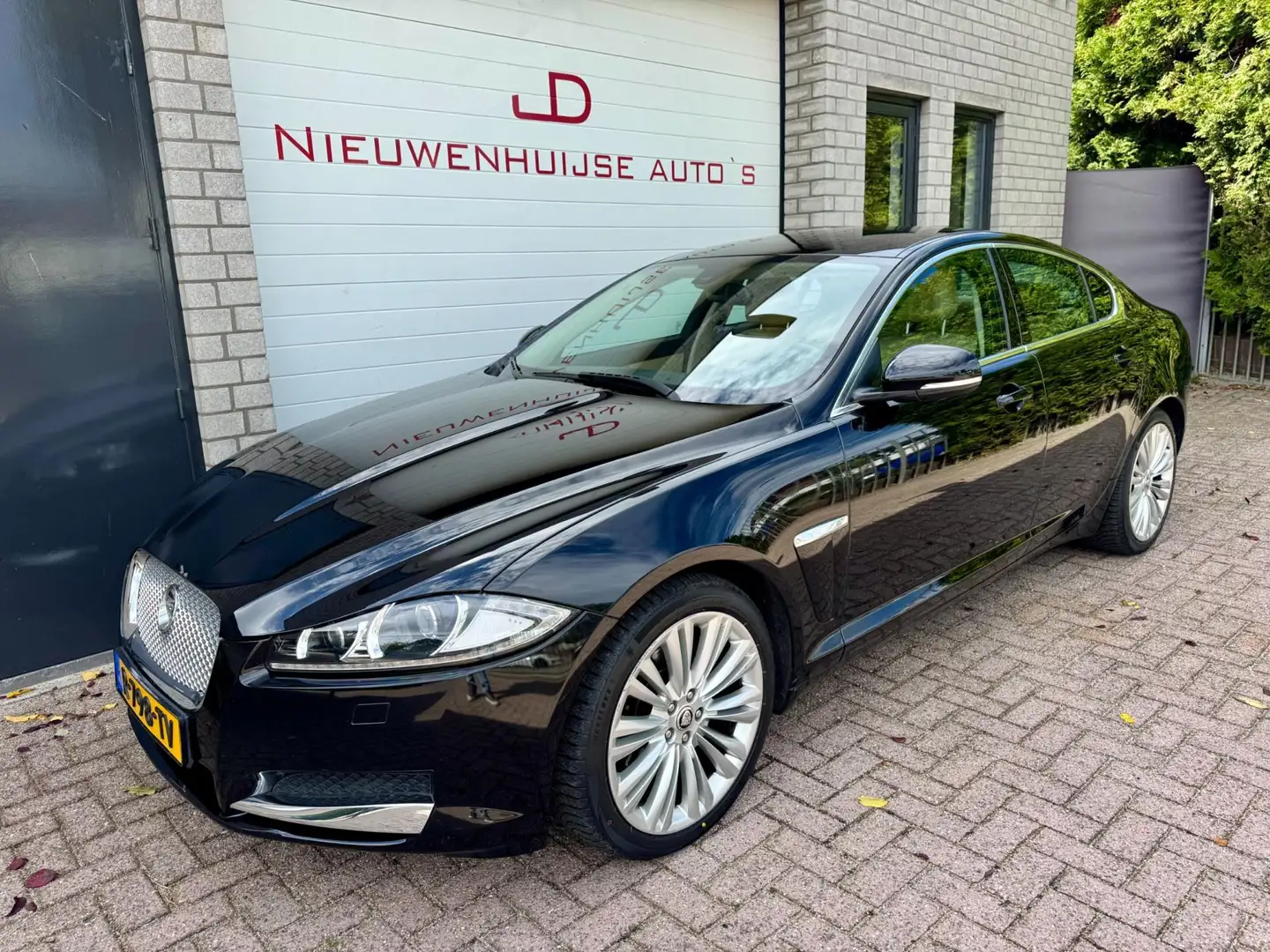 Jaguar XF 2.0 Business Edition, complete historie, 2e eig, 1 Schwarz - 1