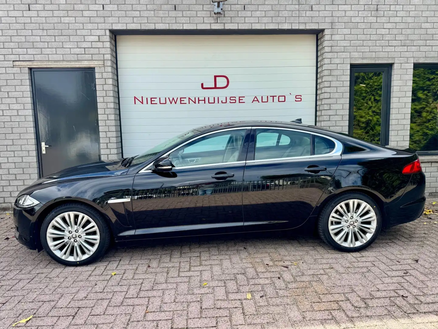 Jaguar XF 2.0 Business Edition, complete historie, 2e eig, 1 Schwarz - 2