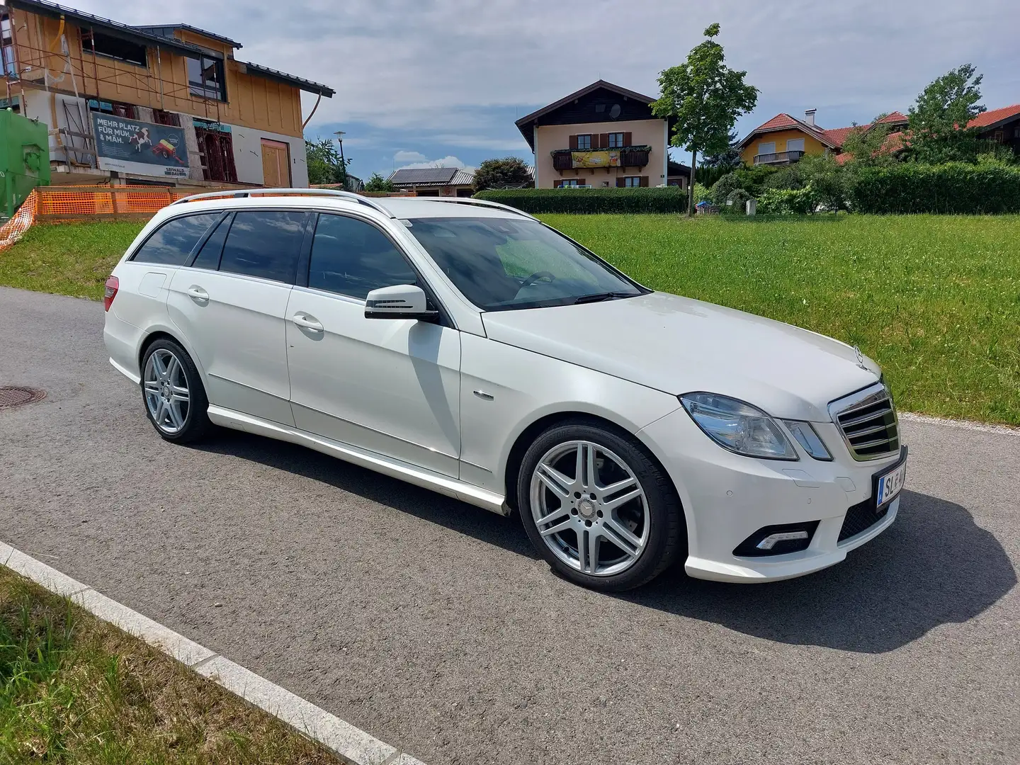 Mercedes-Benz E 350 E 350 T Elegance A-Edition 4MATIC CDI Aut. Elegance A-Edition Weiß - 2