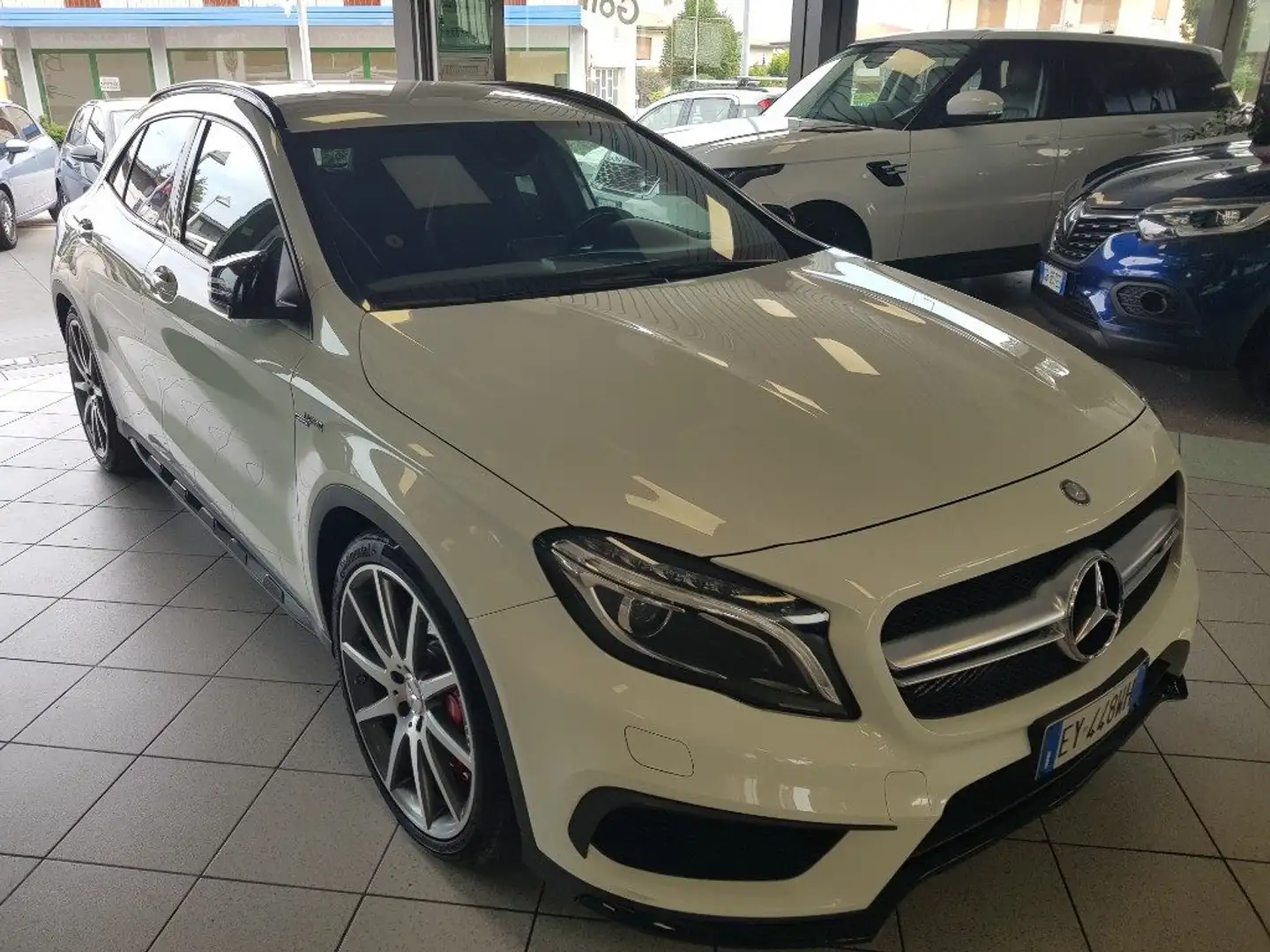 Mercedes-Benz GLA 45 AMG 4Matic Bianco - 1