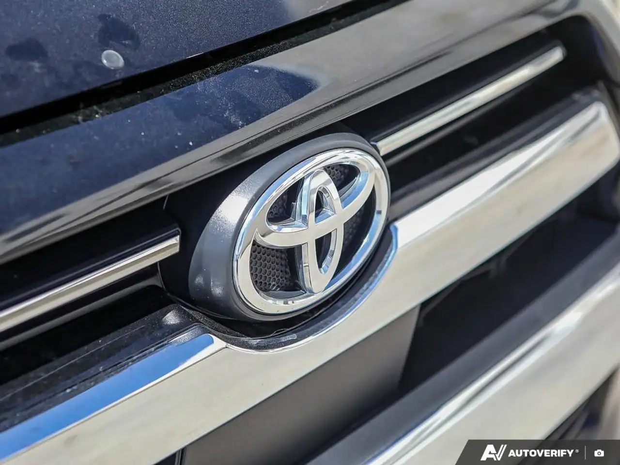 Toyota 4-Runner снимка Toyota 4-Runner