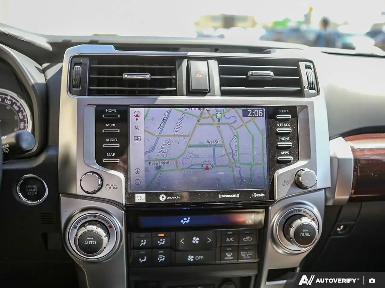 Toyota 4-Runner снимка Toyota 4-Runner