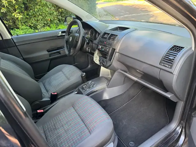 Volkswagen Polo view 10