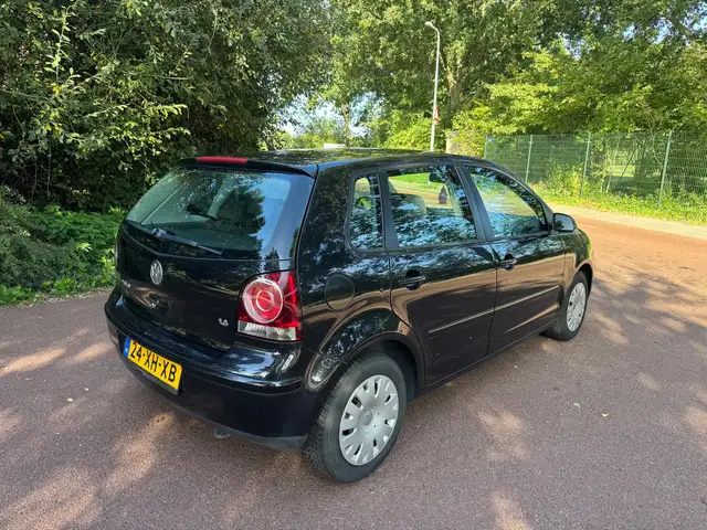 Volkswagen Polo view 5