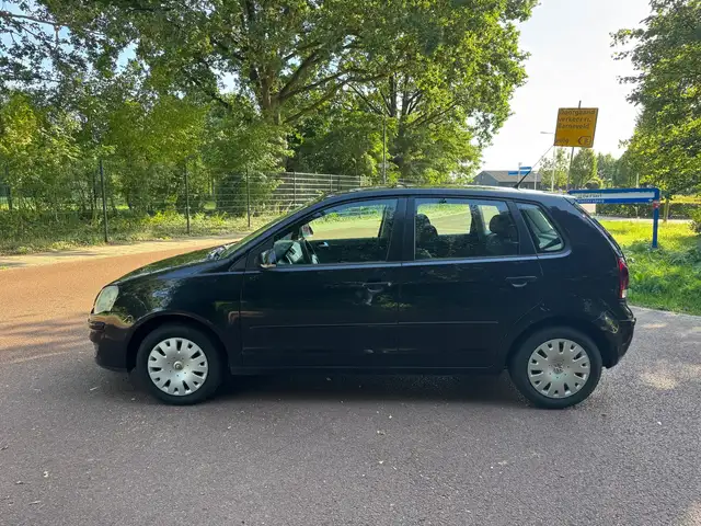 Volkswagen Polo view 8