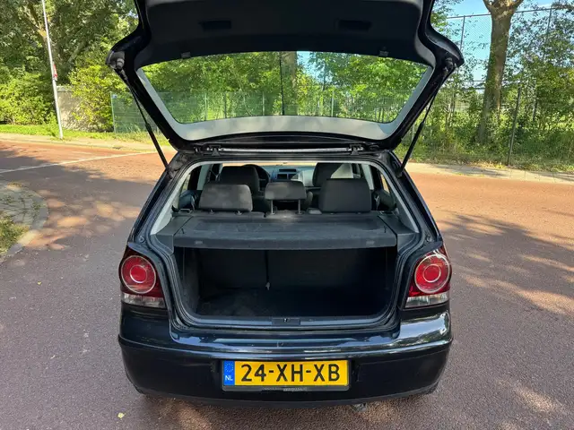 Volkswagen Polo view 9