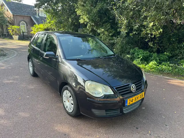 Volkswagen Polo view 3