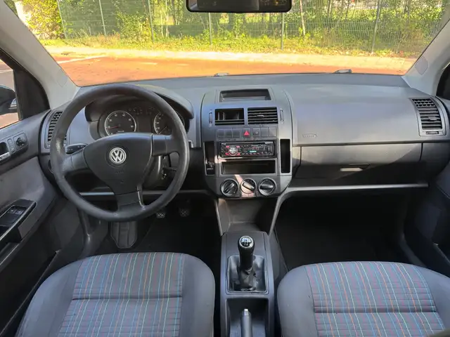 Volkswagen Polo view 13
