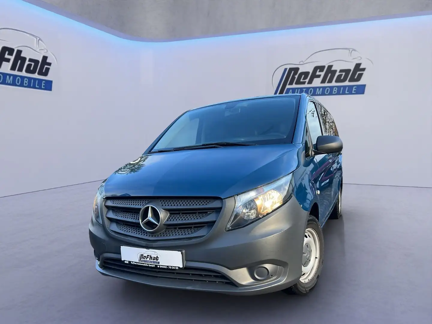 Mercedes-Benz Vito Tourer 111CDI Pro FWD lang*9-SITZER*LEDER* Blau - 1