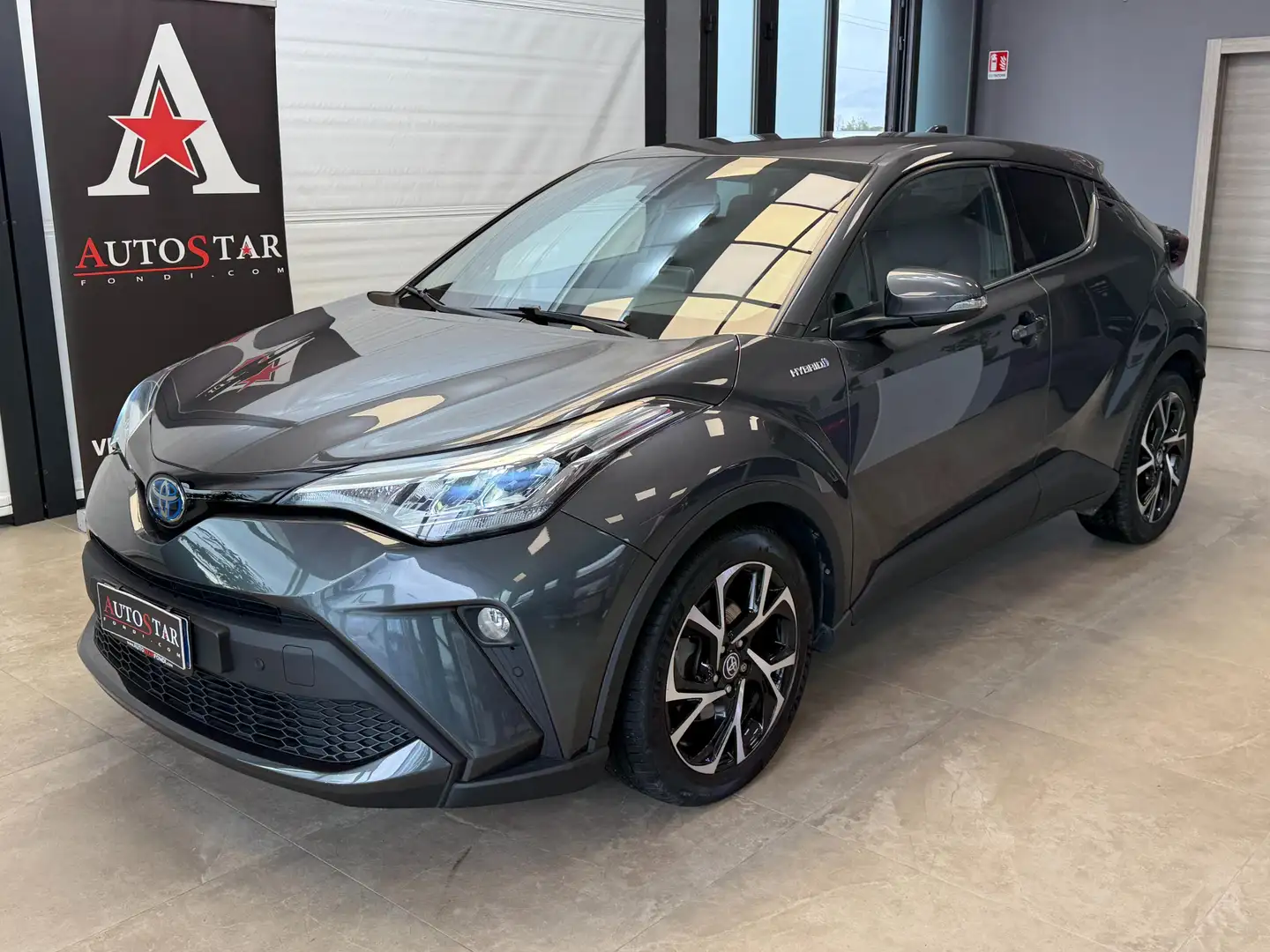 Toyota C-HR 1.8h Trend e-cvt Grigio - 1