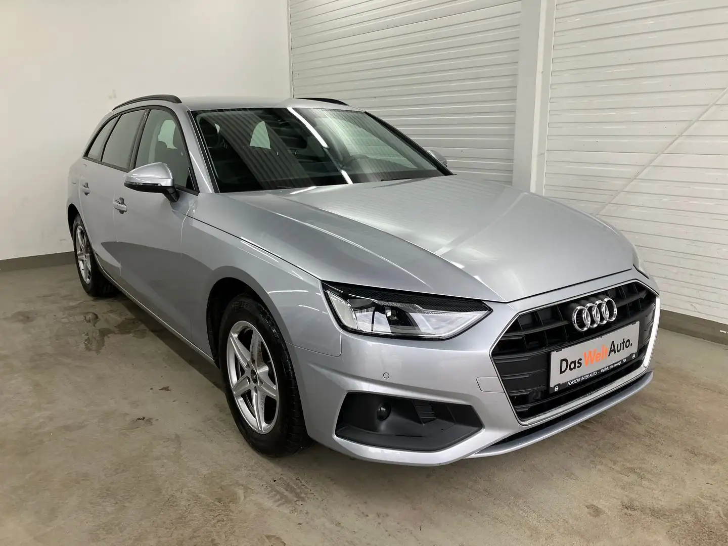 Audi A4 30 TDI Silber - 1