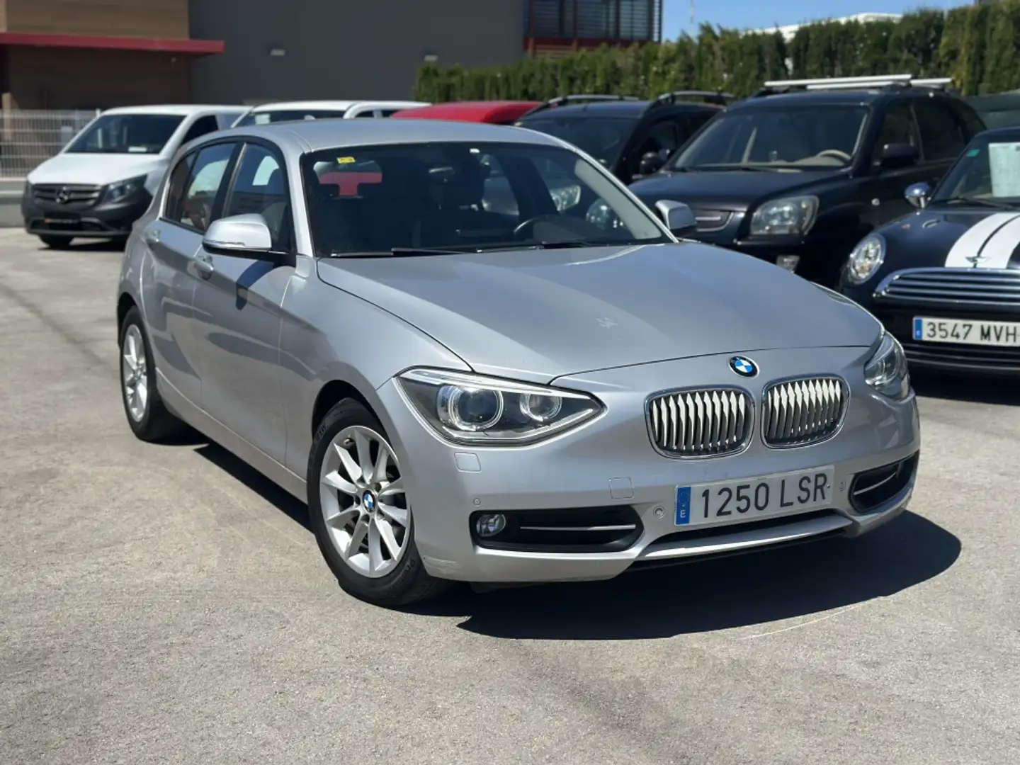 BMW 118 118d Plateado - 1