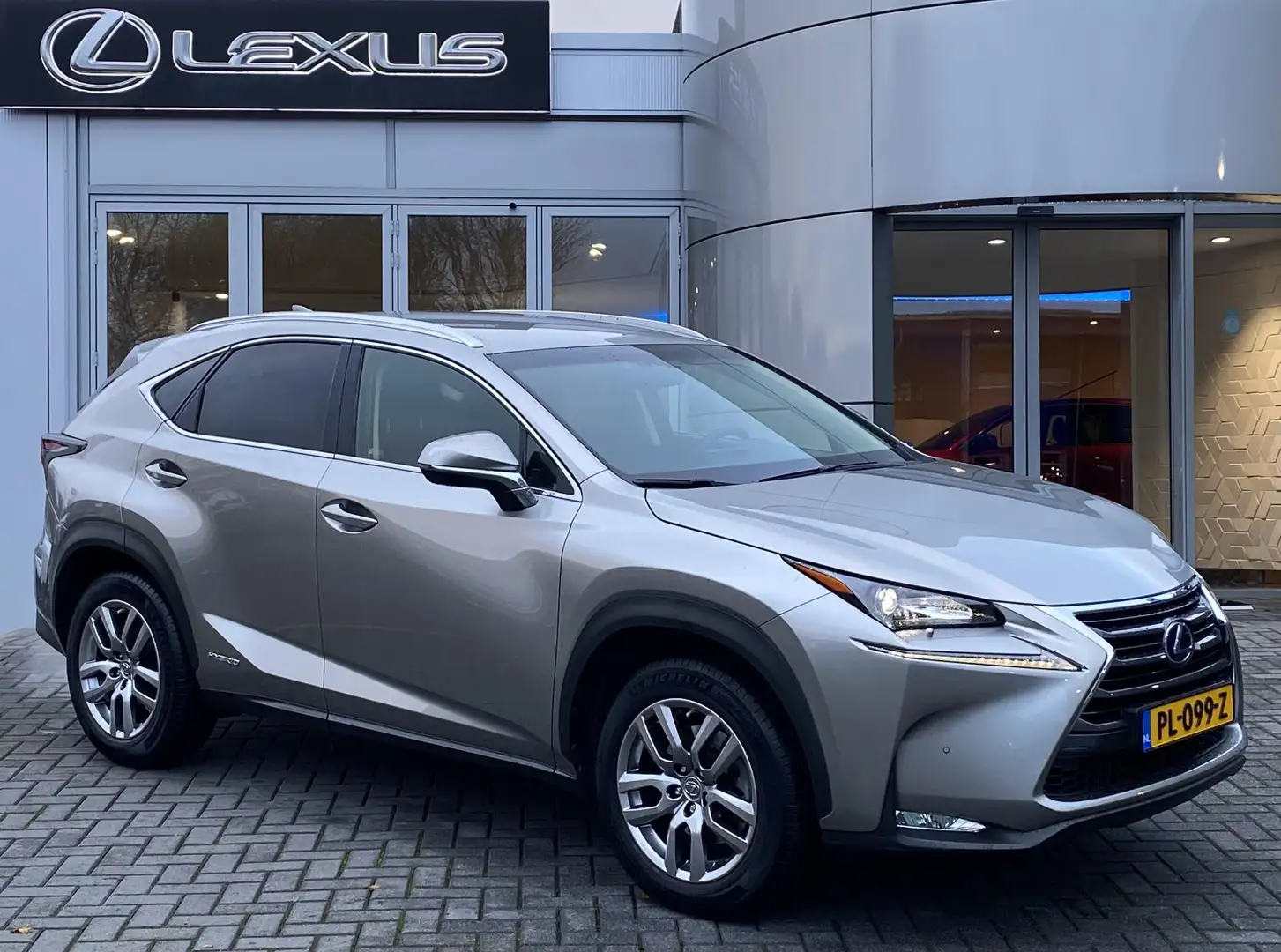 Lexus NX 300h AWD Luxury Line NL-AUTO TREKHAAK KEYLESS EL-ACHTER - 1