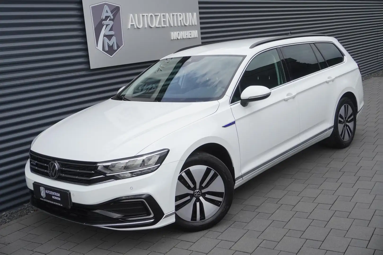 Volkswagen Passat Variant GTE|DSG|HYBRID|KAMERA|LED|ACC|DAB Weiß - 1