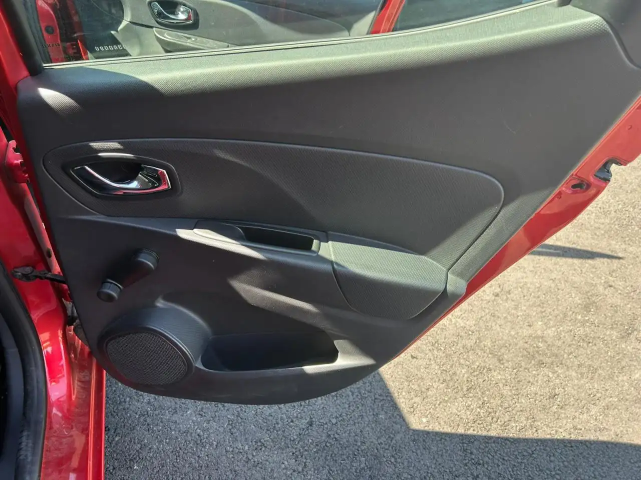 Renault Clio Citadine 5 portes — photo 25