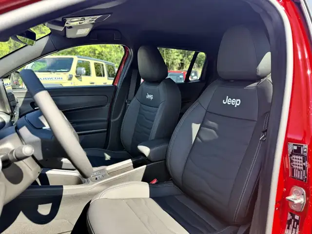 Jeep Avenger view 13