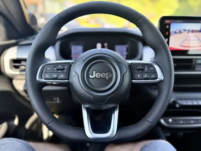 Jeep Avenger view 15