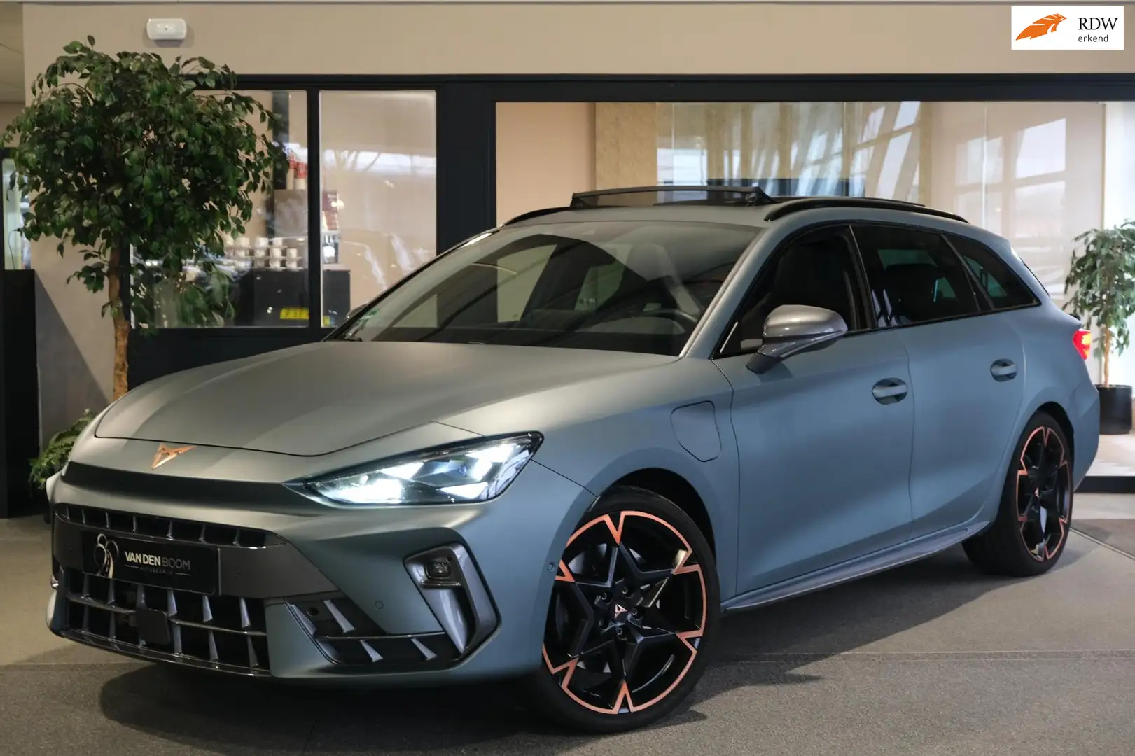 CUPRA Leon Sportstourer 1.5 TSI e-Hybrid VZ Performance 272PK Vert - 1