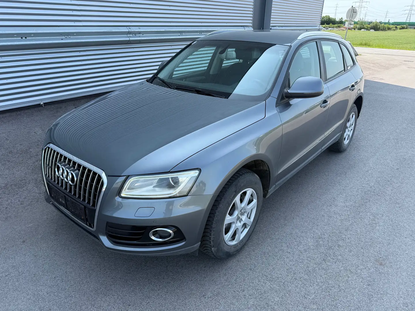Audi Q5 2,0 TDI quattro DPF ID:63 Grau - 1