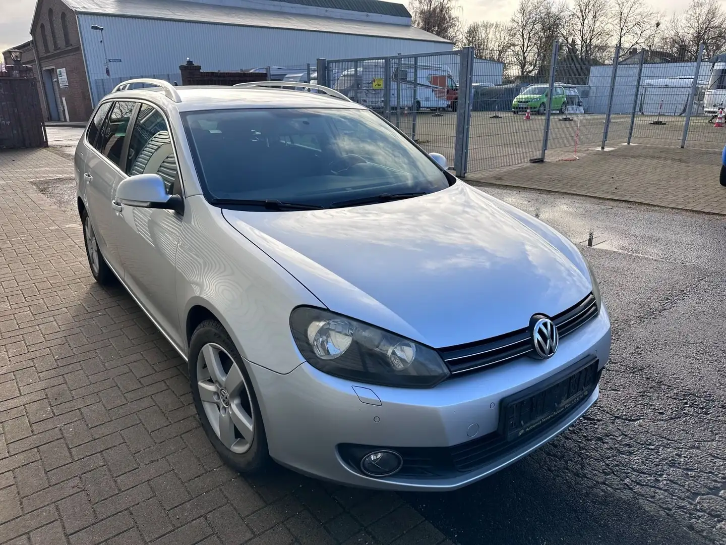 Volkswagen Golf VI Variant Comfortline/PDC/Alu/Automatik Plateado - 1