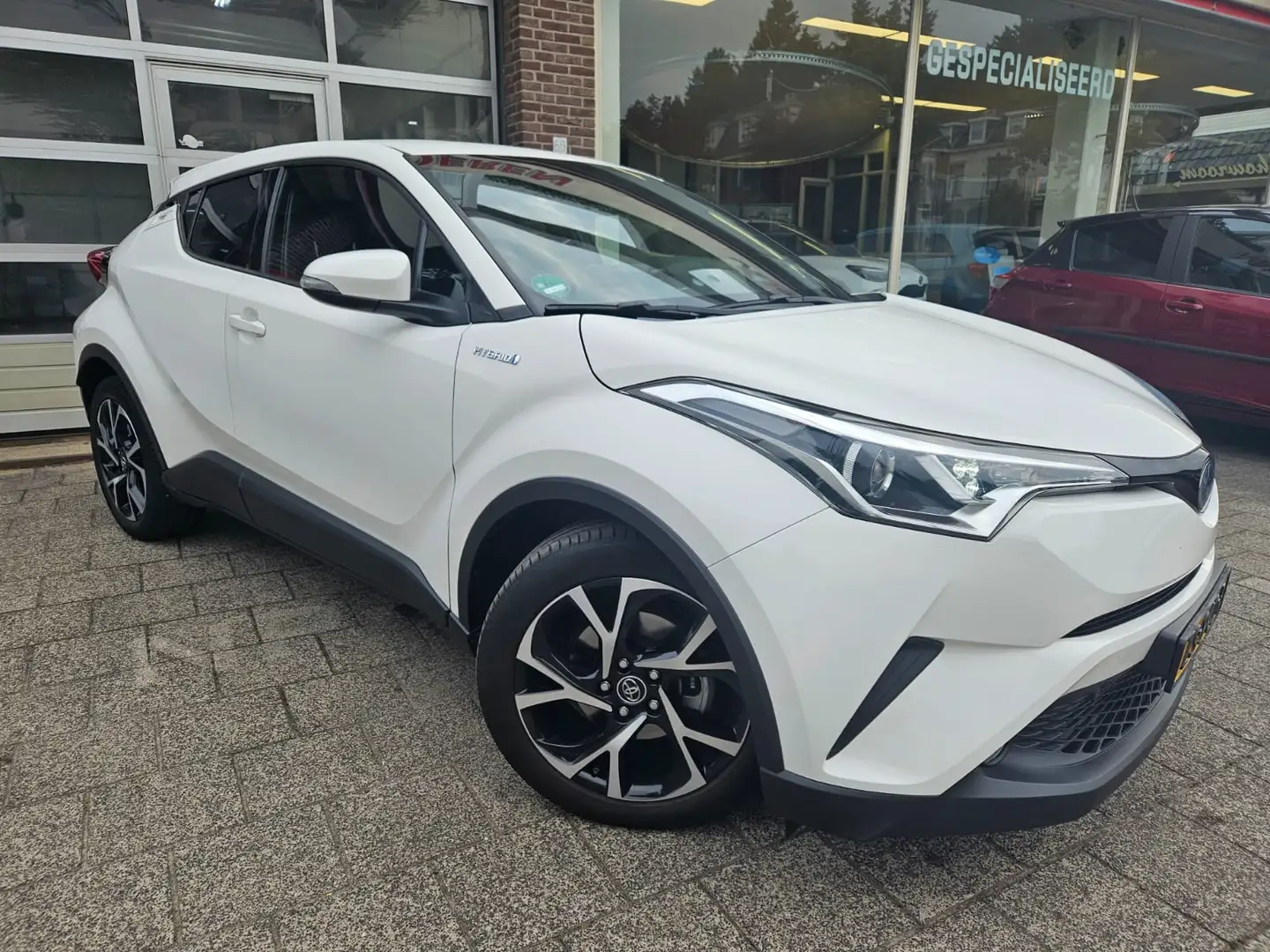 Toyota C-HR 1.8 Hybrid Dynamic NL-auto Wit - 2