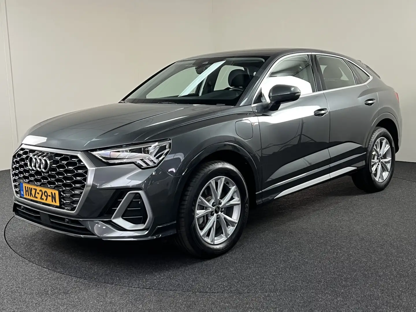 Audi Q3 Sportback 45 TFSI e S Edition S-Line 245 PK Novemb Gris - 2