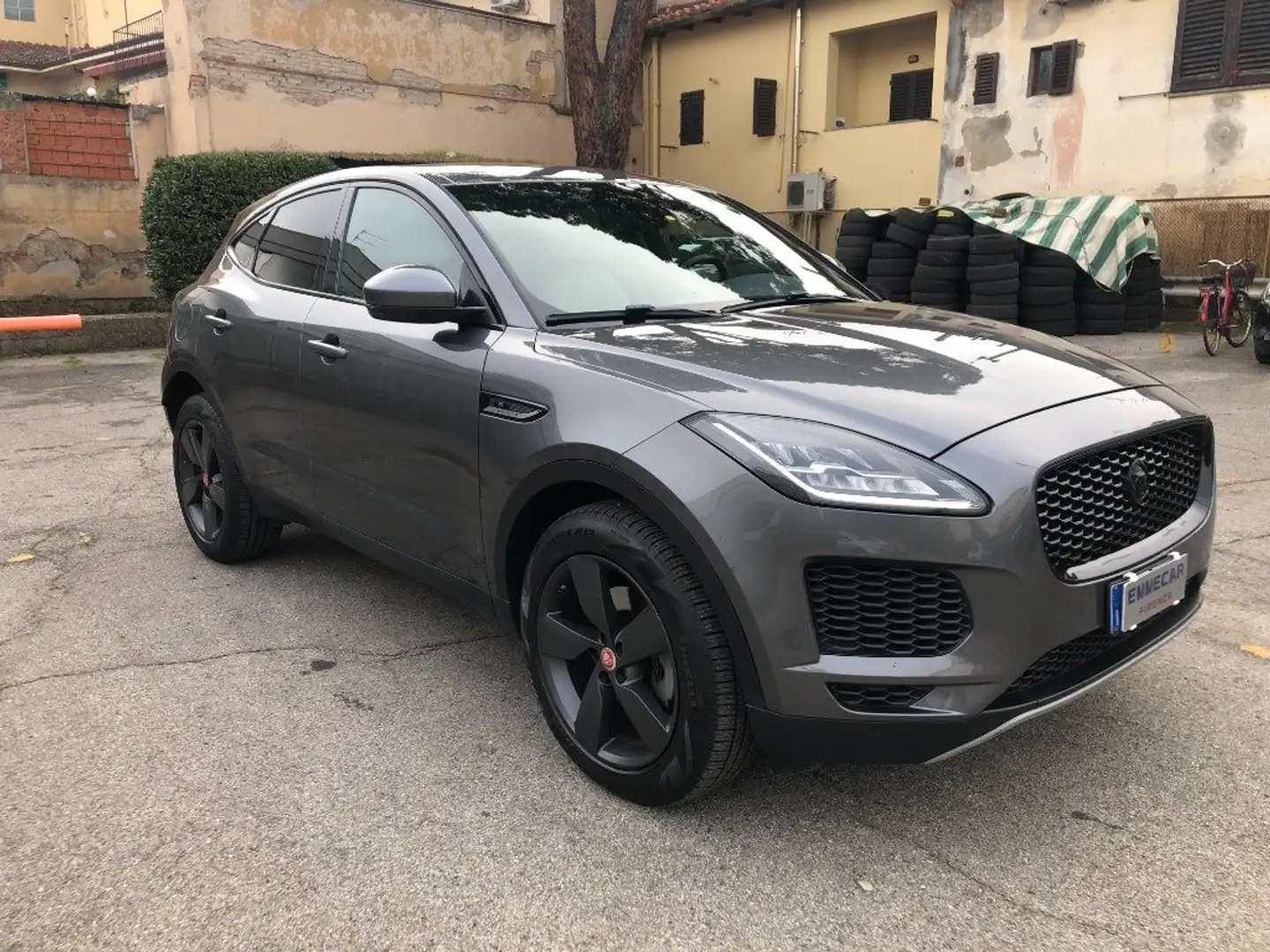 Jaguar E-Pace 2.0D 150 CV AWD aut. S Grigio - 2