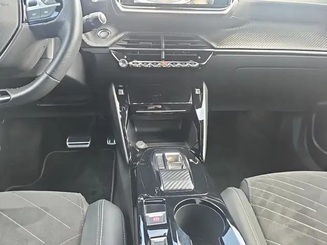 Peugeot 2008 view 14