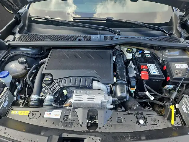 Peugeot 2008 view 8