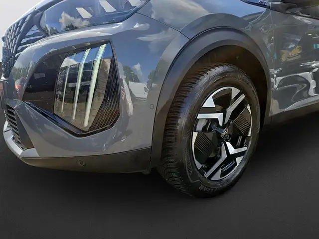 Peugeot 2008 view 11