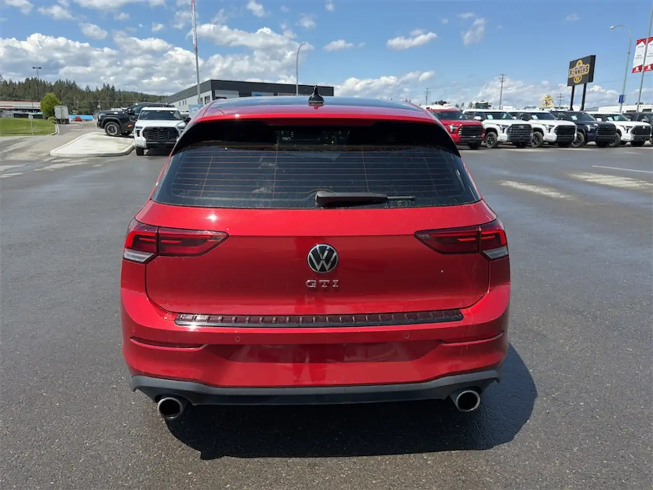 Volkswagen Golf GTI снимка Volkswagen Golf GTI