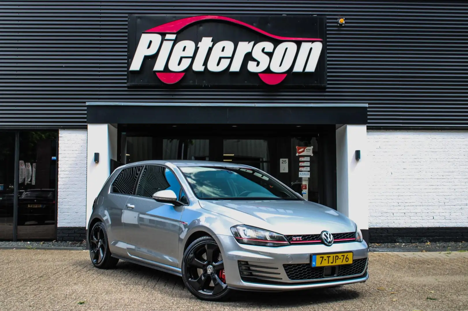 Volkswagen Golf GTI 2.0 TSI Performance 1E EIG NAP DYN AUDIO Gris - 1