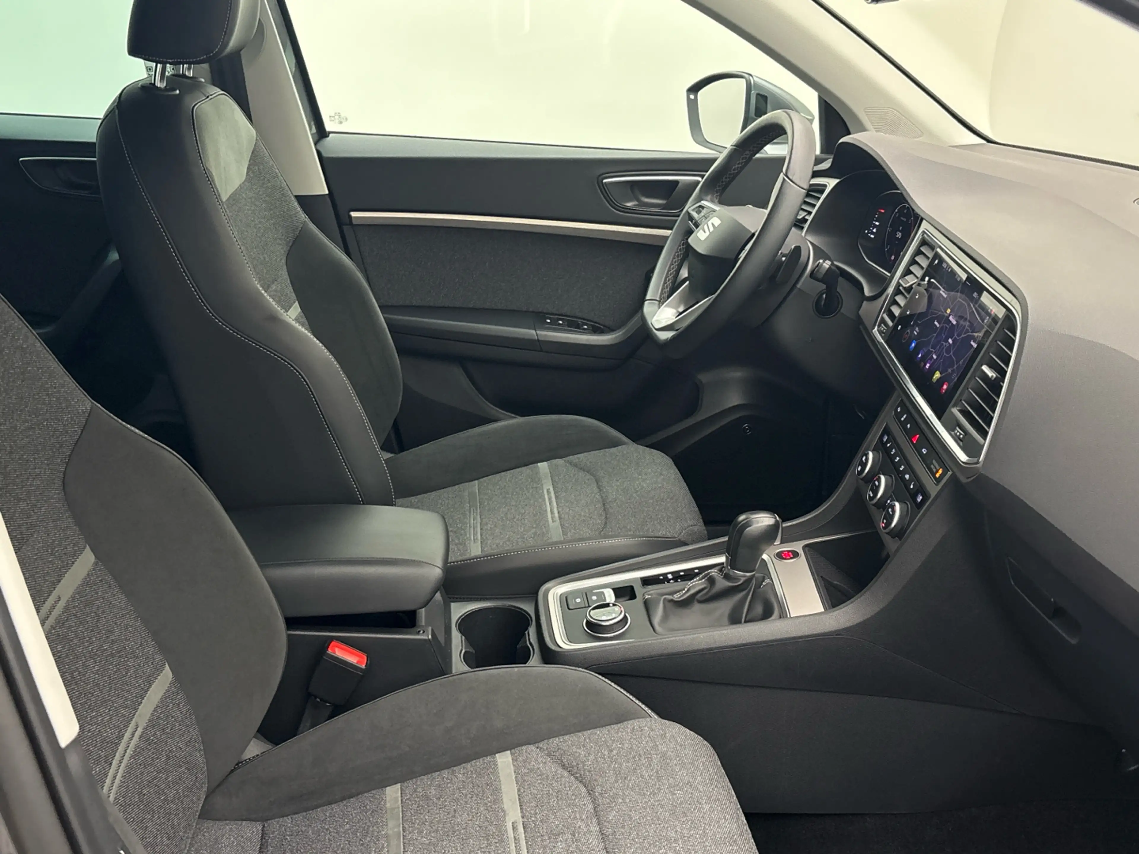 SEAT Ateca Xperience 2.0 TDI DSG LED ACC AHK — photo 10