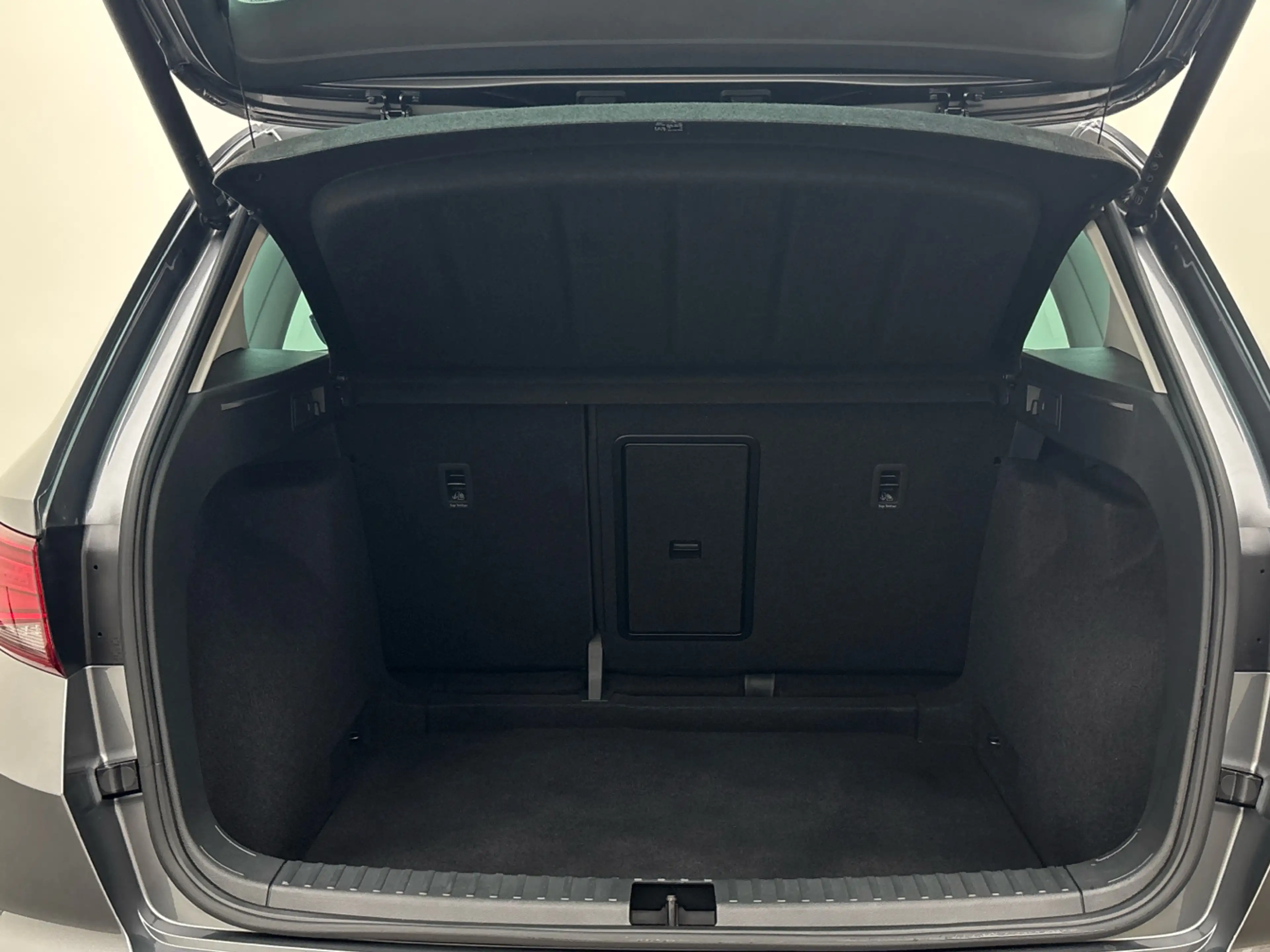 SEAT Ateca Xperience 2.0 TDI DSG LED ACC AHK — photo 13